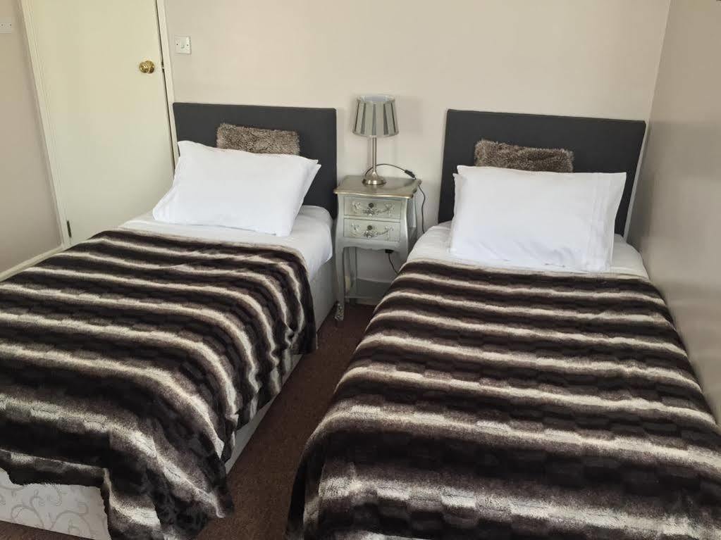 Castle Lodge Guest House Нюпорт Екстериор снимка